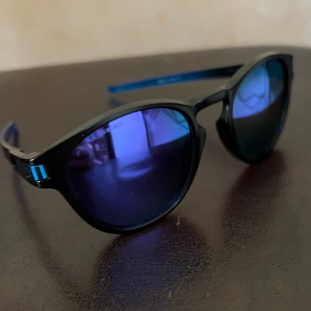Oakley Latch Polarized Lenses
